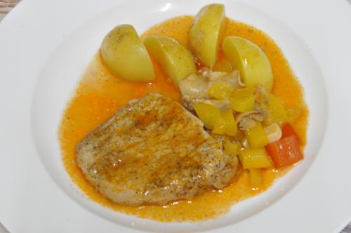 Jak uvařit vepřové plátky v paprikové směsi? Snadné recept, připravený za 30 - 45 minut